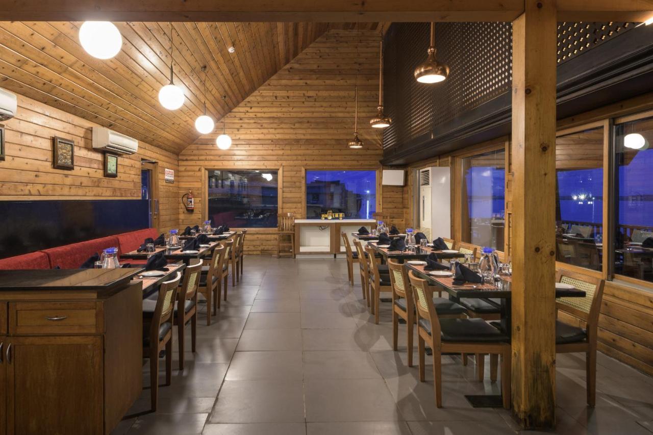 Club Mahindra Ashtamudi Hotel Nindakara Ngoại thất bức ảnh