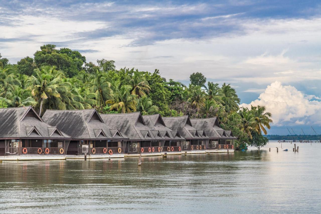 Club Mahindra Ashtamudi Hotel Nindakara Ngoại thất bức ảnh