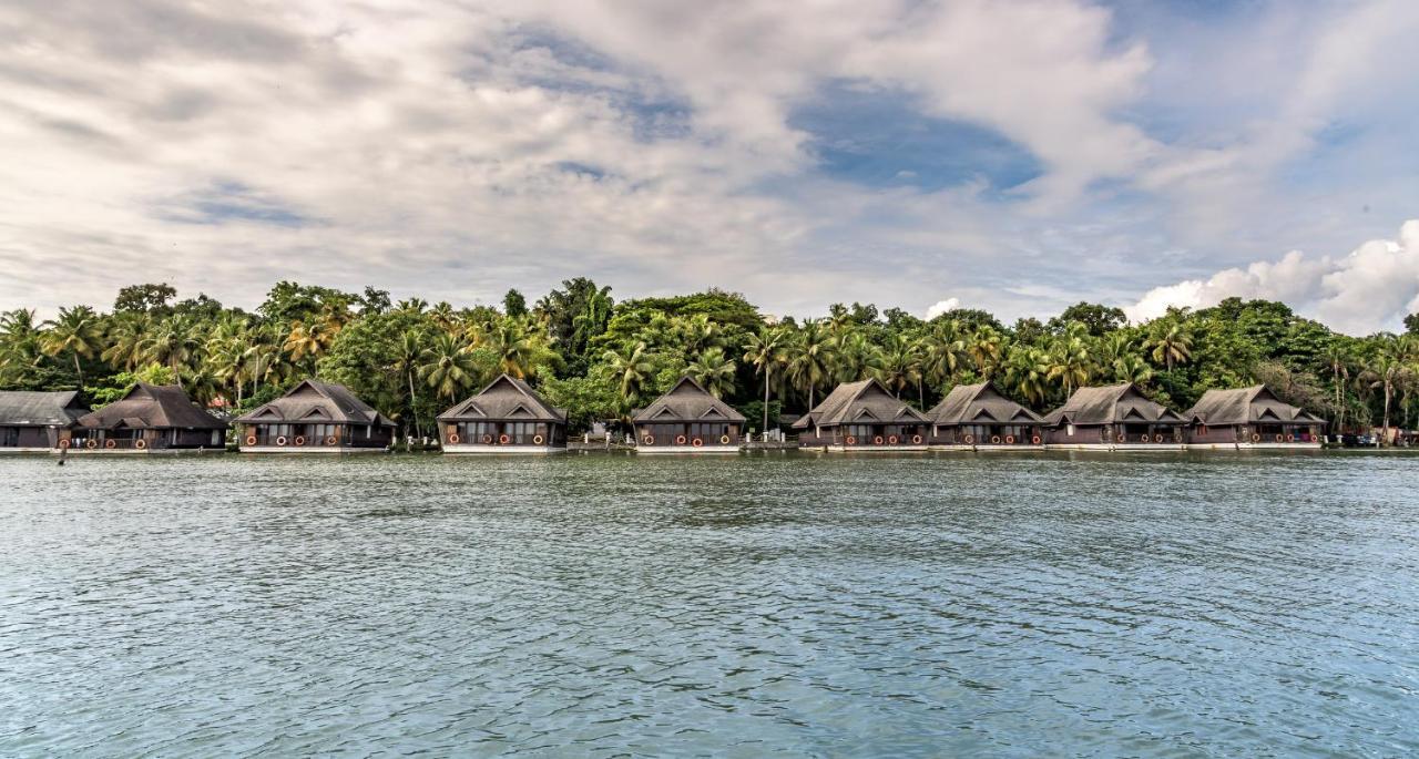 Club Mahindra Ashtamudi Hotel Nindakara Ngoại thất bức ảnh