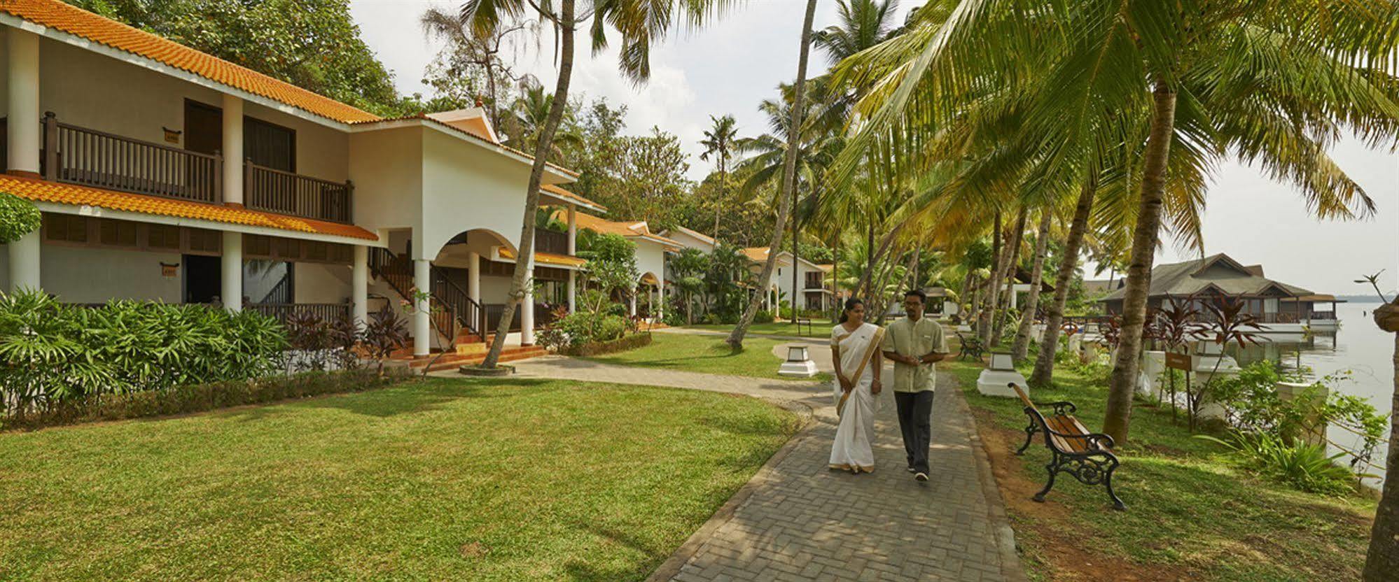 Club Mahindra Ashtamudi Hotel Nindakara Ngoại thất bức ảnh