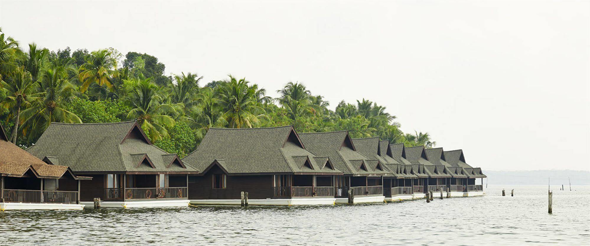 Club Mahindra Ashtamudi Hotel Nindakara Ngoại thất bức ảnh
