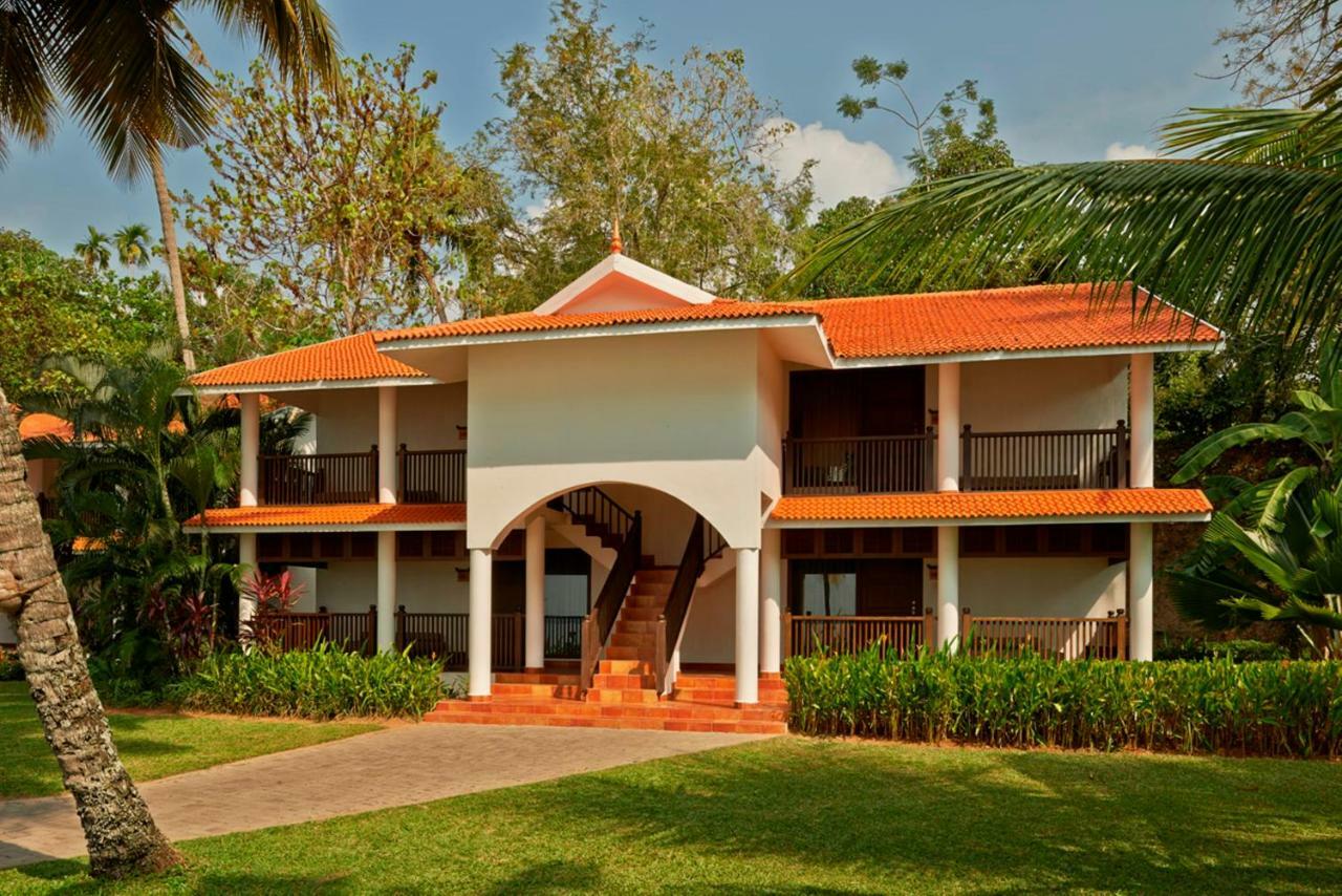 Club Mahindra Ashtamudi Hotel Nindakara Ngoại thất bức ảnh